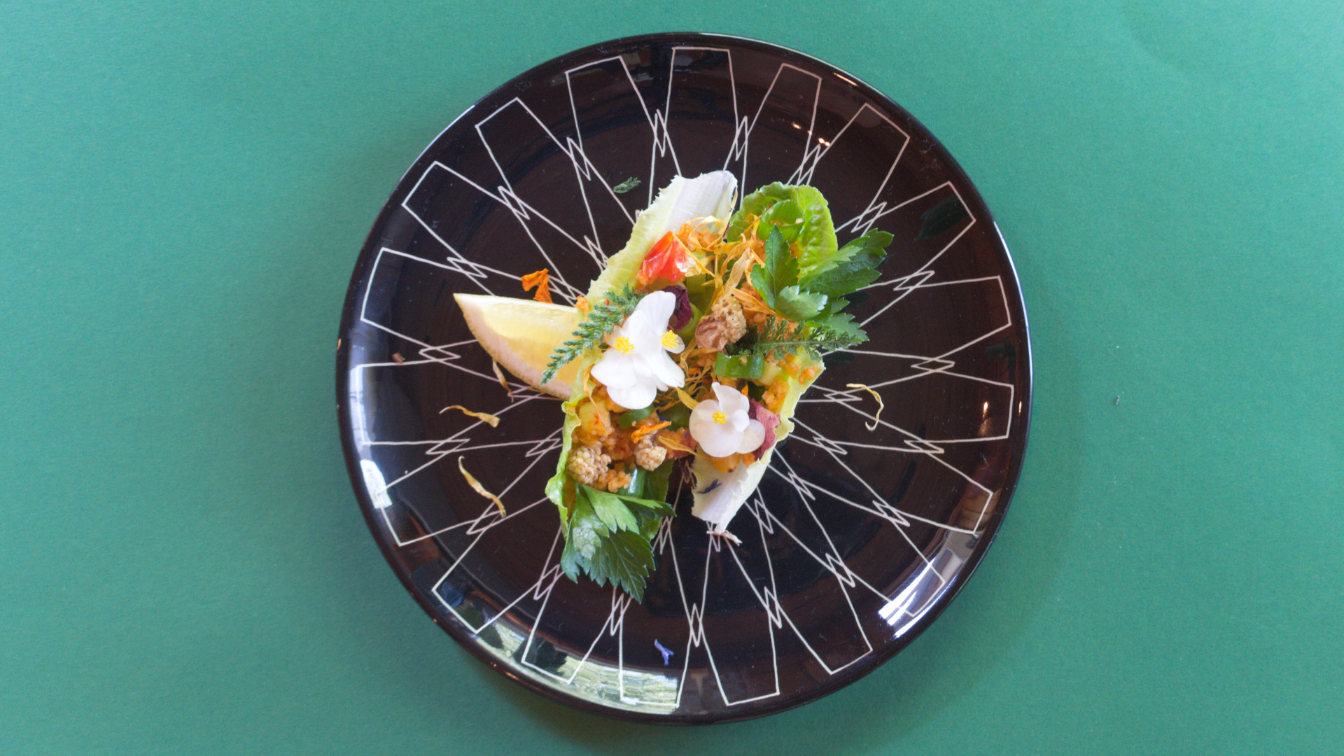 Salatblatt mit Bulgur Salatblatt mit Bulgur